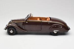 Peugeot 402 Eclipse Chocolat Norev 1:18 184873 Métal — image 7 sur 12