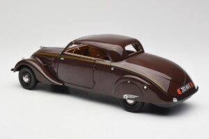 Peugeot 402 Eclipse Chocolat Norev 1:18 184873 Métal — image 10 sur 12