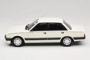 Peugeot 505 V6 White Meije Otto 1:18 OT1297 Résine — image 3 sur 6