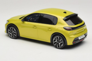 Peugeot E-208 GT Jaune Agueda Otto 1:18 OT1164 Résine — image 5 sur 6