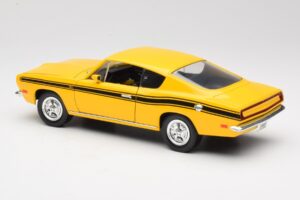 Plymouth Barracuda Jaune Road Legends 1:18 92178 Métal — image 7 sur 8