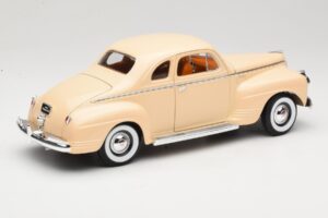 Plymouth Coupe Beige Road Signature 1:18 92398 Métal — image 3 sur 8