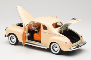 Plymouth Coupe Beige Road Signature 1:18 92398 Métal — image 5 sur 8