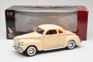 Plymouth Coupe Beige Road Signature 1:18 92398 Métal — image 8 sur 8