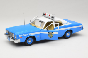 Plymouth Fury Police Pursuit New York Police Department GreenLight 1:18 19043 Métal — image 2 sur 8