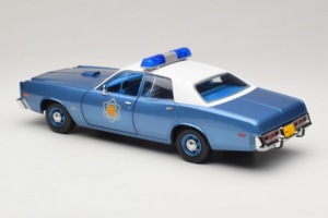 Plymouth Fury Police Pursuit Smokey and the Bandit GreenLight 1:18 19044 Métal — image 7 sur 8