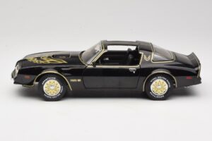 Pontiac Firebird Trans Am SE Smokey and the Bandit Joyride 1:18 33121 Métal — image 4 sur 8