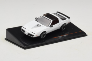 Pontiac Firebird Blanc IXO 1:43 CLC582N Métal — image 2 sur 4