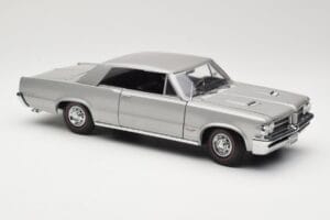Pontiac GTO Argent Sun Star 1:18 1821 Métal — image 6 sur 8