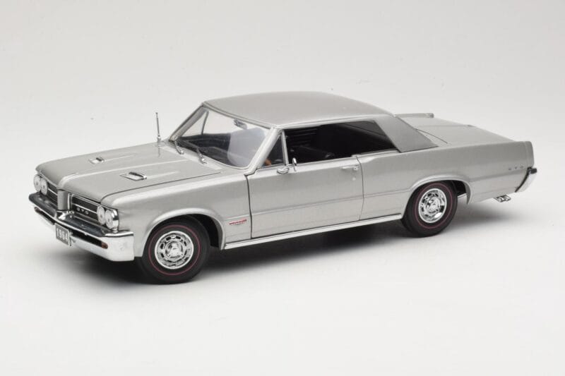 Pontiac GTO Argent Sun Star 1:18 1821 Métal