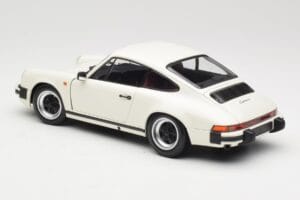 Porsche 911 930 Carrera 3.2 Grand Prix White Minichamps 1:18 100063024 Métal — image 7 sur 8