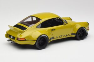 Porsche 911 930 RWB Classic Kaki GT Spirit 1:18 GT120 Résine — image 2 sur 6