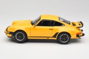 Porsche 911 930 Turbo 3.0 Jaune Norev 1:18 187579 Métal — image 4 sur 8