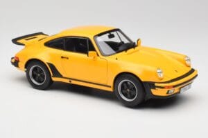 Porsche 911 930 Turbo 3.0 Jaune Norev 1:18 187579 Métal — image 6 sur 8