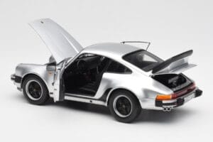 Porsche 911 930 Turbo 3.3 Argent Norev 1:18 187574 Métal — image 5 sur 8