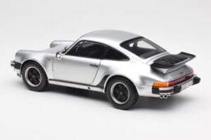 Porsche 911 930 Turbo 3.3 Argent Norev 1:18 187574 Métal — image 7 sur 8