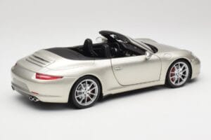 Porsche 911 991 Carrera S Cabriolet GT Argent Métallisé Minichamps 1:18 100061030 Métal — image 3 sur 8