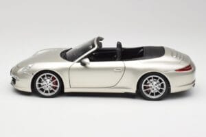 Porsche 911 991 Carrera S Cabriolet GT Argent Métallisé Minichamps 1:18 100061030 Métal — image 4 sur 8