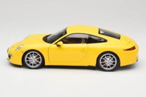 Porsche 911 991 Carrera S Racing Yellow Minichamps 1:18 100061021 Métal — image 4 sur 8