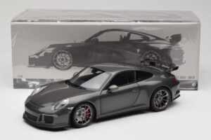 Porsche 911 991 GT3 Grey Metallic Minichamps 1:18 110062720 Métal — image 8 sur 8