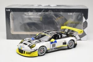 Porsche 911 991.1 GT3 R #911 Manthey Racing N. Tandy / E. Bamber 24h Nurburgring 2016 Minichamps 1:18 155166911 Métal — image 6 sur 6
