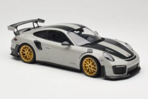 Porsche 911 991.2 GT2 RS Chalk Weissach Package Jantes Dorées Minichamps 1:18 155068304 Métal — image 4 sur 6