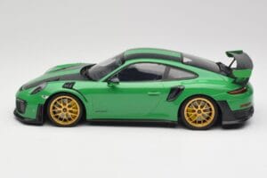 Porsche 911 991.2 GT2 RS Weissach Package British Racing Vert & Roues Dorées Minichamps 1:18 153068318 Métal — image 3 sur 6