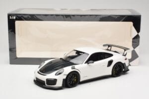 Porsche 911 991.2 GT2 RS Blanc avec Jantes Noires Minichamps 1:18 155068310 Métal — image 6 sur 6