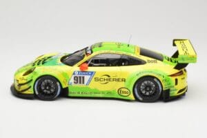 Porsche 911 991.2 GT3 R #911 Manthey Racing R. Dumas / F. Makowiecki 24 Hours of Nurburgring 2017 Minichamps 1:18 155176911 M — image 3 sur 6
