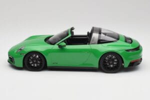 Porsche 911 991.2 Targa 4 GTS British Racing Vert Minichamps 1:18 155061065 Métal — image 3 sur 6