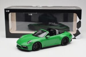 Porsche 911 991.2 Targa 4 GTS British Racing Vert Minichamps 1:18 155061065 Métal — image 6 sur 6