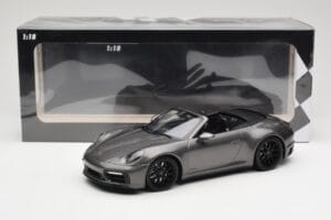 Porsche 911 992 Carrera 4 GTS Cabriolet Grey Metallic Minichamps 1:18 155063031 Métal — image 6 sur 6