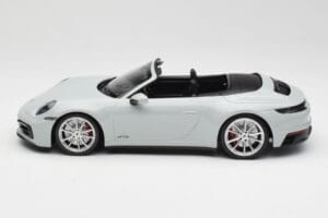 Porsche 911 992 Carrera 4 GTS Cabriolet Gris Minichamps 1:18 155063034 Métal — image 5 sur 6