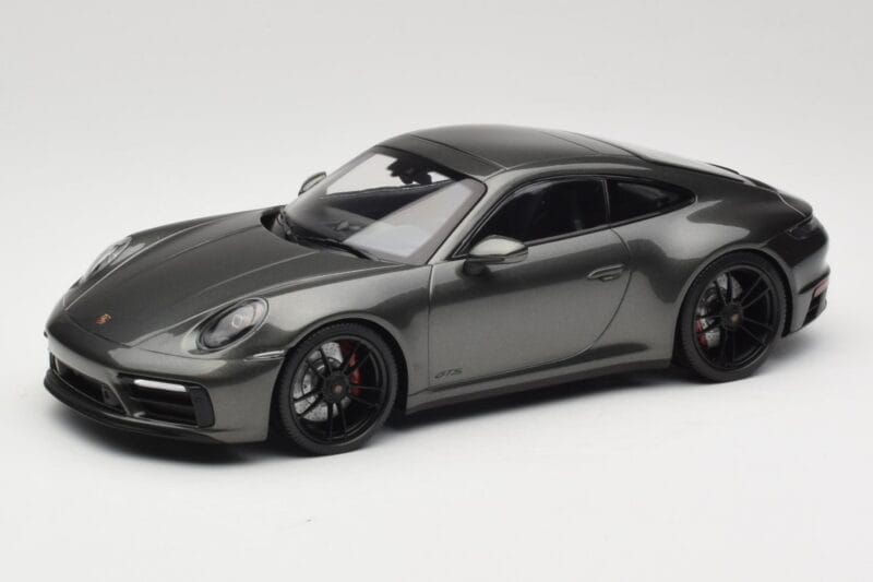 Porsche 911 992 Carrera 4 GTS Green Metallic Minichamps 1:18 155063101 Métal