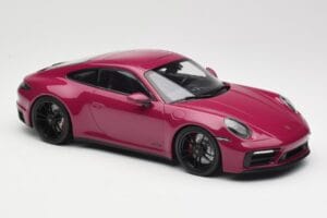 Porsche 911 992 Carrera 4 GTS Rubystar Minichamps 1:18 155063102 Métal — image 4 sur 6