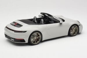 Porsche 911 992 Carrera 4S Cabriolet Gris Minichamps 1:18 155067335 Métal — image 2 sur 6