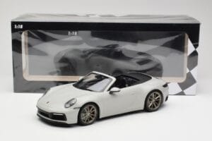 Porsche 911 992 Carrera 4S Cabriolet Gris Minichamps 1:18 155067335 Métal — image 6 sur 6