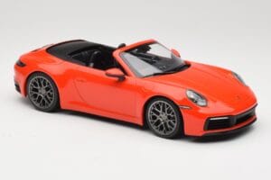 Porsche 911 992 Carrera 4S Cabriolet Orange Minichamps 1:18 155067334 Métal — image 4 sur 6