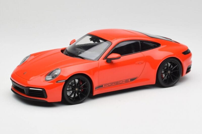 Porsche 911 992 Carrera 4S Lava Orange Minichamps 1:18 155067327 Métal