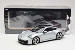 Porsche 911 992 Carrera 4S Argent Minichamps 1:18 155067322 Métal — image 6 sur 6