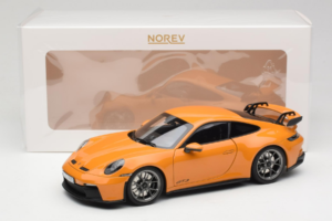 Porsche 911 992 GT3 Bahama Yellow Norev 1:18 187387 Métal — image 8 sur 8