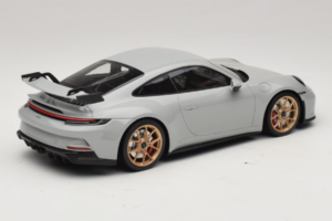Porsche 911 992 GT3 Chalk Jantes Dorées Minichamps 1:18 117069001 Métal — image 2 sur 6