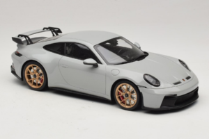 Porsche 911 992 GT3 Chalk Jantes Dorées Minichamps 1:18 117069001 Métal — image 4 sur 6