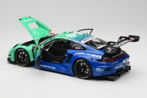Porsche 911 992 GT3 R Falken #44 D. Eriksson / T. Heinemann 24 Hours of Nurburgring 2023 Minichamps 1:18 113236344 Métal — image 5 sur 8