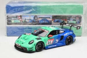 Porsche 911 992 GT3 R Falken #44 D. Eriksson / T. Heinemann 24 Hours of Nurburgring 2023 Minichamps 1:18 113236344 Métal — image 8 sur 8