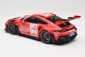 Porsche 911 992 GT3 RS Getspeed Race Taxi Guards Red Minichamps 1:18 110062040 Métal — image 7 sur 8