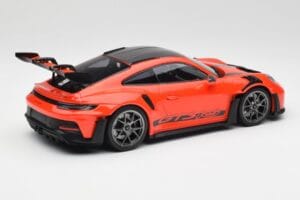 Porsche 911 992 GT3 RS Guards Orange & Jantes Argent Minichamps 1:18 911992002 Métal — image 2 sur 6