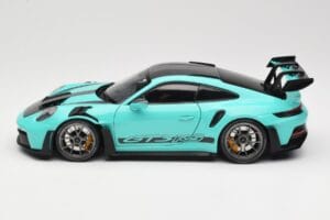 Porsche 911 992 GT3 RS Python Green & Dark Silver Wheels Minichamps 1:18 110062026 Métal — image 4 sur 8
