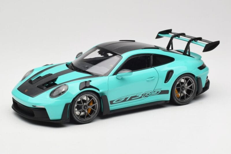 Porsche 911 992 GT3 RS Python Green & Dark Silver Wheels Minichamps 1:18 110062026 Métal