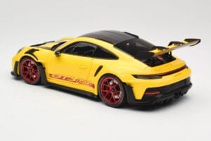 Porsche 911 992 GT3 RS Racing Yellow Weissach Package & Red Wheels Minichamps 1:18 110062025 Métal — image 7 sur 8